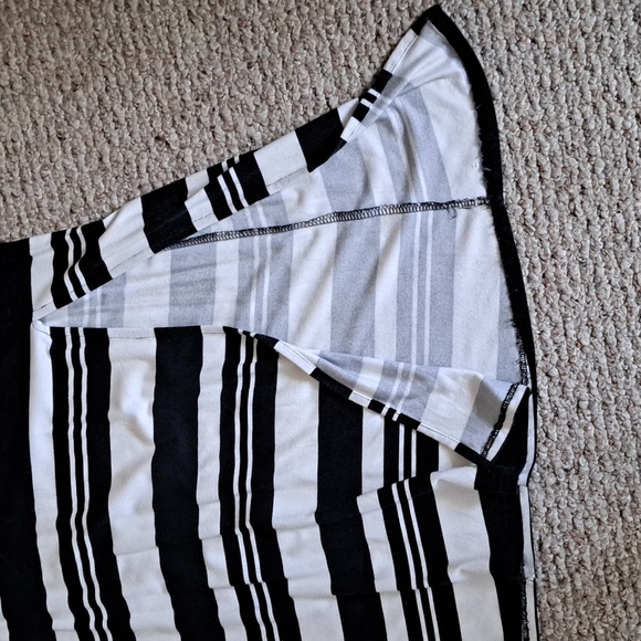 Sz M stretch polyester B/W striped Maxi skirt & black Sleeveless Top - Picture 4 of 6